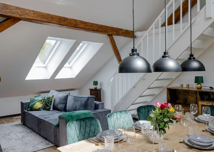 Uniqe I 115qm I 3 Schlafzimmer I Naehe Messe *
