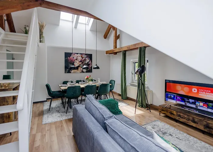 Uniqe I 115qm I 3 Schlafzimmer I Naehe Messe Haar (Munich)